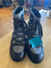 Load image into Gallery viewer, Shoe Size 8.5 Merrell Black Boots