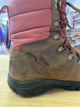 Load image into Gallery viewer, Shoe Size 8 Keen Brown Boots