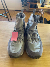 Load image into Gallery viewer, 11.5 Under Armour Men's Boots