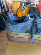 Load image into Gallery viewer, Shoe Size 7.5 Adidas Blue Shoes