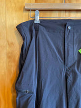 Load image into Gallery viewer, Women Size Large L.L. Bean Black Cycling