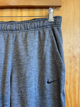 Load image into Gallery viewer, Size Medium Nike Men's Sweatpants