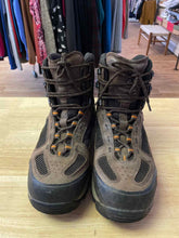 Load image into Gallery viewer, 12 vasque Men's Hiking Boots