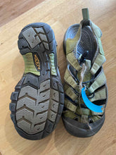 Load image into Gallery viewer, Unknown Keen Men's Sandals
