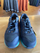 Load image into Gallery viewer, Shoe Size 9.5 Keen Blue Shoes