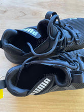 Load image into Gallery viewer, Shoe Size 9 Puma Black Shoes