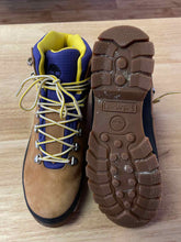 Load image into Gallery viewer, Shoe Size 7.5 Timberland Tan Hiking Boots