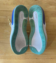 Load image into Gallery viewer, Women's Shoe Size 8 Nike White Running Shoes