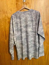 Load image into Gallery viewer, Size L Columbia Men's Long Sleeve Shirt