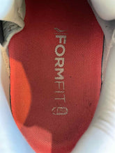 Load image into Gallery viewer, Women's Shoe Size 8 Saucony Sage Green Running Shoes