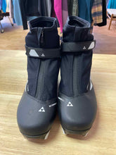 Load image into Gallery viewer, Fischer 44 Cross Country Ski Boots
