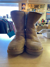 Load image into Gallery viewer, Shoe Size 8 UGG Brown Boots