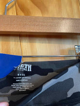 Load image into Gallery viewer, Size S Duluth Trading Camo Women's Leggings