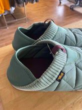Load image into Gallery viewer, Shoe Size 9 Teva Green Slippers