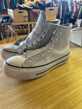 Load image into Gallery viewer, Shoe Size 6.5 Converse White Women's  Casual Shoes
