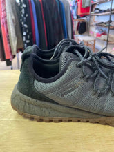 Load image into Gallery viewer, 9 Columbia Men's Hiking Shoes