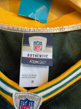 Load image into Gallery viewer, Size Medium NFL Green Women's Short Sleeve Shirt