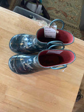 Load image into Gallery viewer, Child Size 2 Western Chief Boy's Footwear