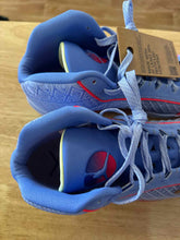 Load image into Gallery viewer, 10.5 Jordan Basketball Shoes