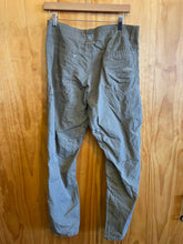 Load image into Gallery viewer, Size 34 Kuhl Men's Hiking Pants