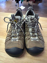 Load image into Gallery viewer, Women's Shoe Size 9 Keen Brown Hiking Shoes