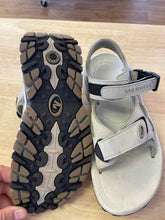 Load image into Gallery viewer, Shoe Size 6 Merrell Beige Sandals