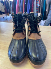 Load image into Gallery viewer, Women's Shoe Size 9 Lands End Brown Boots