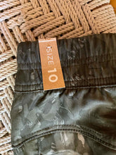 Load image into Gallery viewer, Size 10 Prana Green Women's Pants