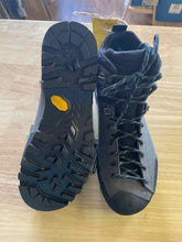 Load image into Gallery viewer, Shoe Size 5 Scarpa Grey Hiking Boots