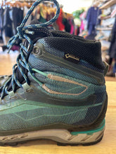 Load image into Gallery viewer, Women's Shoe Size 7.5 La Sportiva Teal Hiking Boots