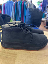 Load image into Gallery viewer, Shoe Size 9 Astral Black Boots