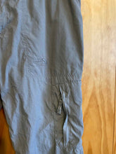 Load image into Gallery viewer, Size 6 The North Face Olive Women's Capris