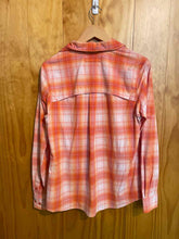Load image into Gallery viewer, Size M Duluth Trading Salmon Women's Flannel