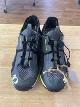 Load image into Gallery viewer, Pearl Izumi Women's 40 Cycling Shoes
