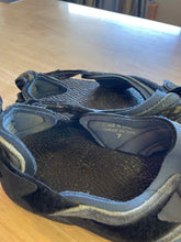Load image into Gallery viewer, Shoe Size 7 Nike Blue Sandals
