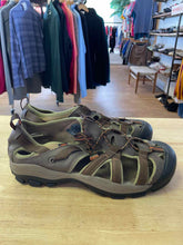 Load image into Gallery viewer, 12 Keen Men's Sandals