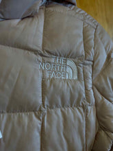 Load image into Gallery viewer, Child Size Medium The North Face Girl&#39;s Jacket
