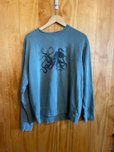 Load image into Gallery viewer, Size Medium Independent Trading Company Men's Sweater &amp; Sweatshirt
