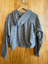 Load image into Gallery viewer, Size M Athleta Camo Women&#39;s Sweater &amp; Sweatshirt
