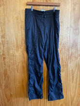 Load image into Gallery viewer, Size Large The North Face Black Women&#39;s Hiking Pants
