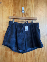 Load image into Gallery viewer, Size 8 Lululemon Black Shorts
