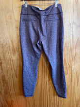 Load image into Gallery viewer, Size Large Duluth Trading Purple Women&#39;s Leggings
