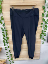 Load image into Gallery viewer, Size X-Large Nike Black Women&#39;s Pants
