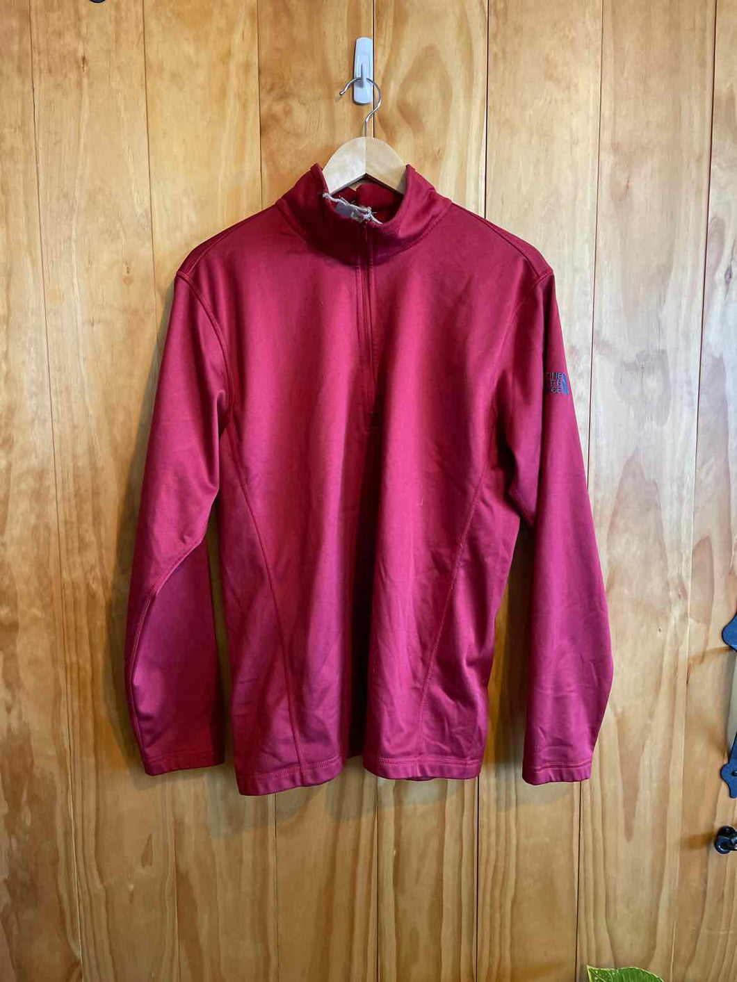 Size Large The North Face Men's Long Sleeve Shirt