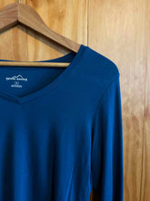 Load image into Gallery viewer, Size Medium Eddie Bauer Turquoise Women's Long Sleeve Shirt
