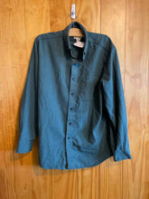 Load image into Gallery viewer, Size Medium L.L. Bean Men&#39;s Long Sleeve Shirt
