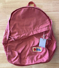 Load image into Gallery viewer, Fjall Raven Backpack
