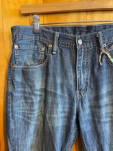 Load image into Gallery viewer, Size 34 Levi's Men's Jeans
