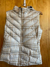 Load image into Gallery viewer, Size Medium Patagonia Tan Women's Vest
