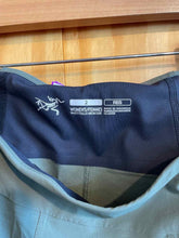Load image into Gallery viewer, Size 2 Arc&#39;teryx Olive Women&#39;s Hiking Pants
